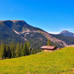 אוברג'ן 9 מלונות עם בריכה