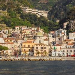Cetara 55 hotels with parking