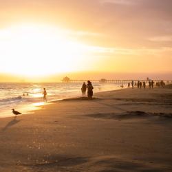 Sunset Beach 100 hotelů