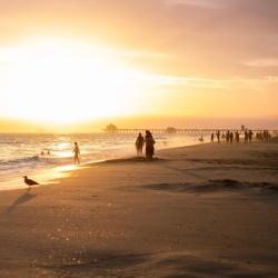 Sunset Beach 7 hotels with parking