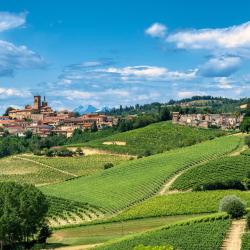 Asti 165 hotels with parking