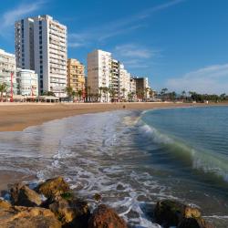 Benicarl&oacute; 22 hotels with pools