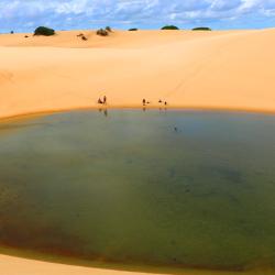 Parna&iacute;ba 26 hot&eacute;is com piscina