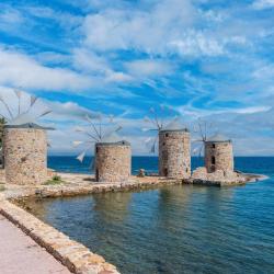 希俄斯 200 間有停車位的飯店