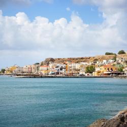 Palaiochora 148 hotels with parking