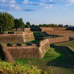 Valen&ccedil;a 5 hotel romantici