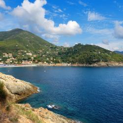Bonassola 54 hotels with parking