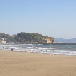 Fujisawa 34 hotels with parking