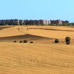 M&oacute;stoles 3 hot&eacute;is com piscina