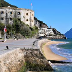 Santoña 26 hotels with parking