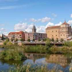 Talavera de la Reina 19 hotels with parking