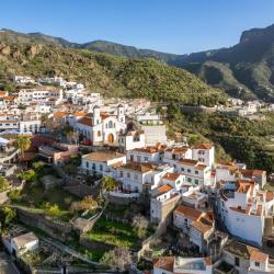Tejeda 61 hotels with parking