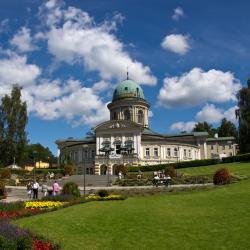 Lądek-Zdr&oacute;j 9 hoteluri cu căzi cu hidromasaj