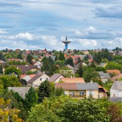 Sz&eacute;kesfeh&eacute;rv&aacute;r 31 acomoda&ccedil;&otilde;es com cozinha
