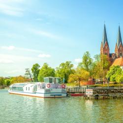 Neuruppin 45 hotels with parking