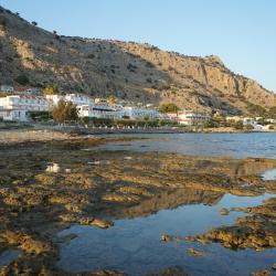 Pefki 34 hotels with parking