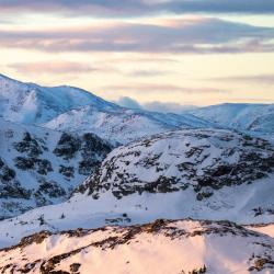 Bo 10 hot&eacute;is com estacionamento