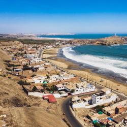 Huacho 9 hotels with parking