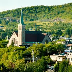 Edmundston 24 hotels with parking