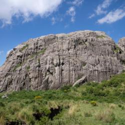 Tanti 54 hot&eacute;is com piscina