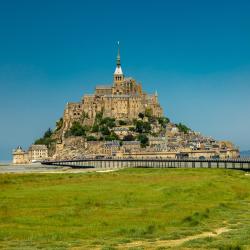 Avranches 34 hotels with parking
