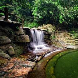 Ba V&igrave; 38 hoteles con pileta