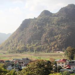 Mai Ch&acirc;u 77 hot&eacute;is com estacionamento