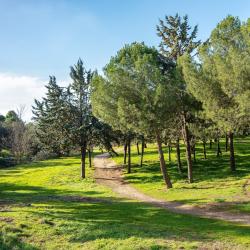 Tres Cantos 11 hotels with parking