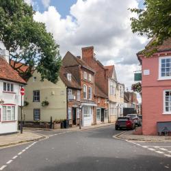 Aylesbury 16 vacation homes