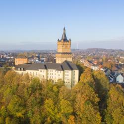 Kleve 60 hotels with parking