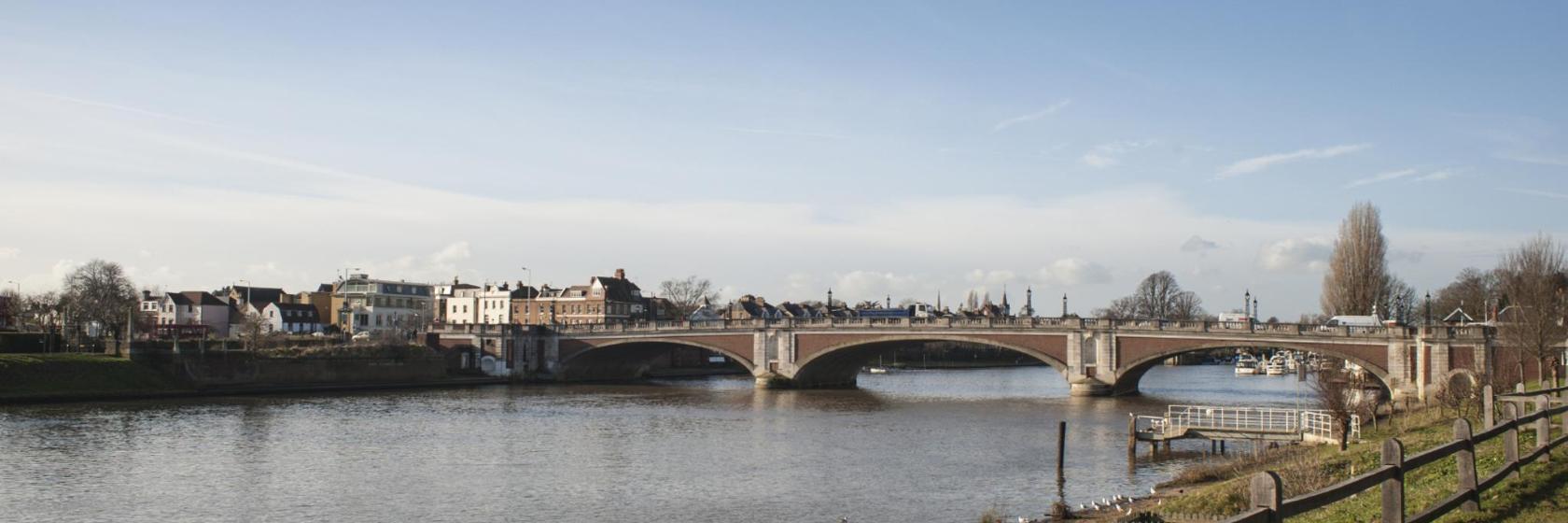 ハンプトン ウィック イギリス キングストン アポン テムズ の人気ホテル10軒