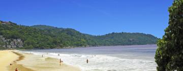 Kata Noi Beach – hotely