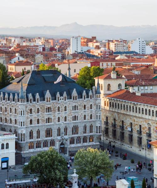 Districte de Lleó on prefereixen allotjar-se els nostres clients.