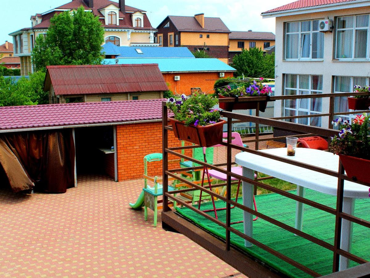 Гостевые дома в ейске с бассейном