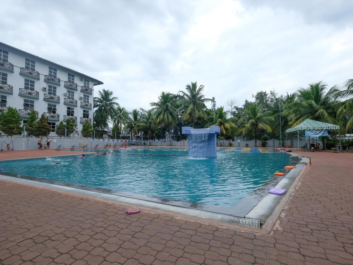 119 Verified Hotel Reviews Of Oyo 749 Bukit Bendera Resort Booking Com