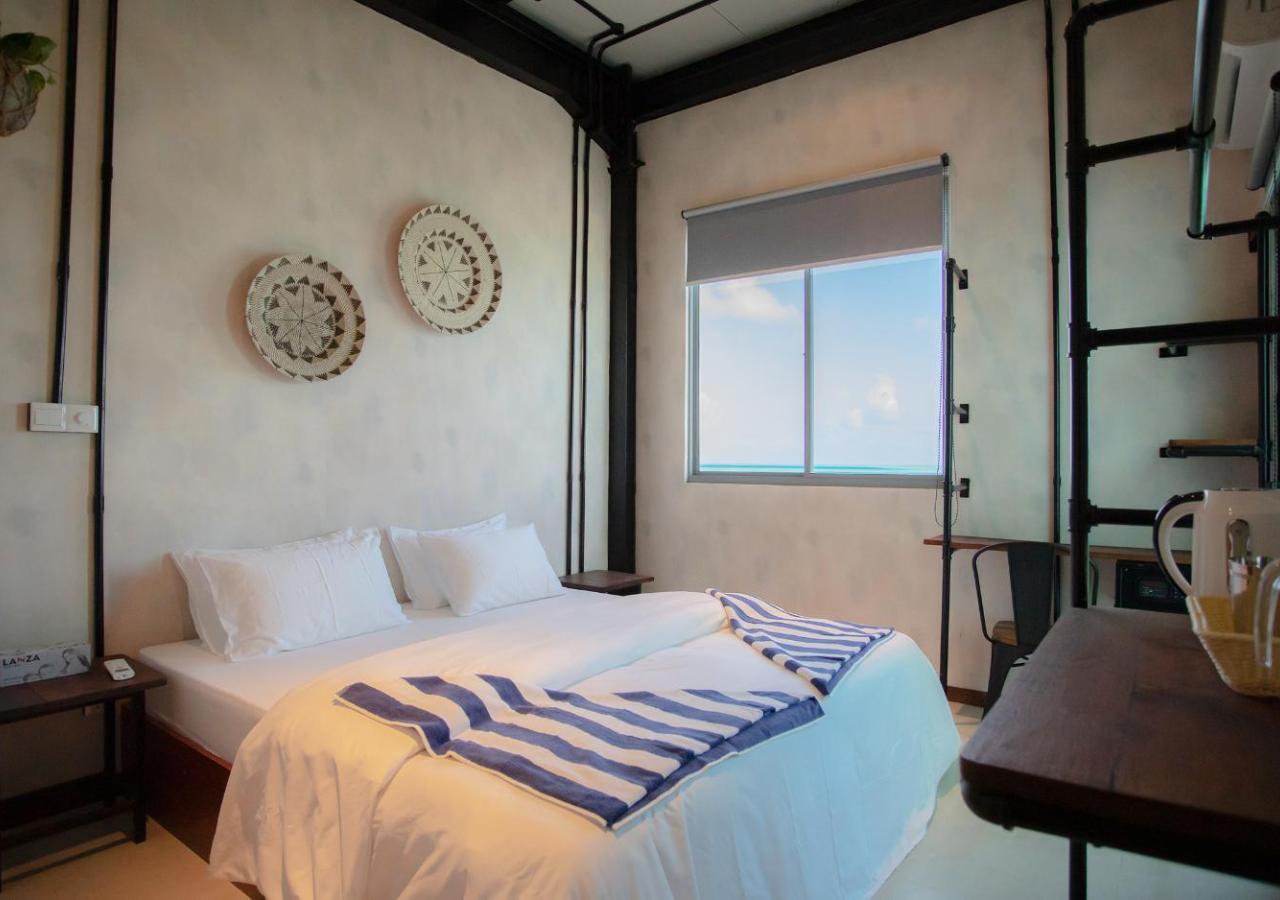 Double Room with Sea View, photo 1