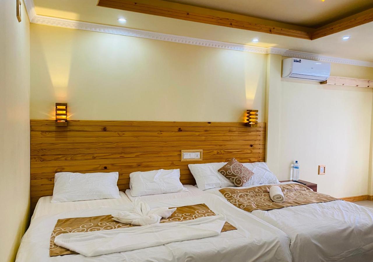 Family Room with Balcony, photo 1