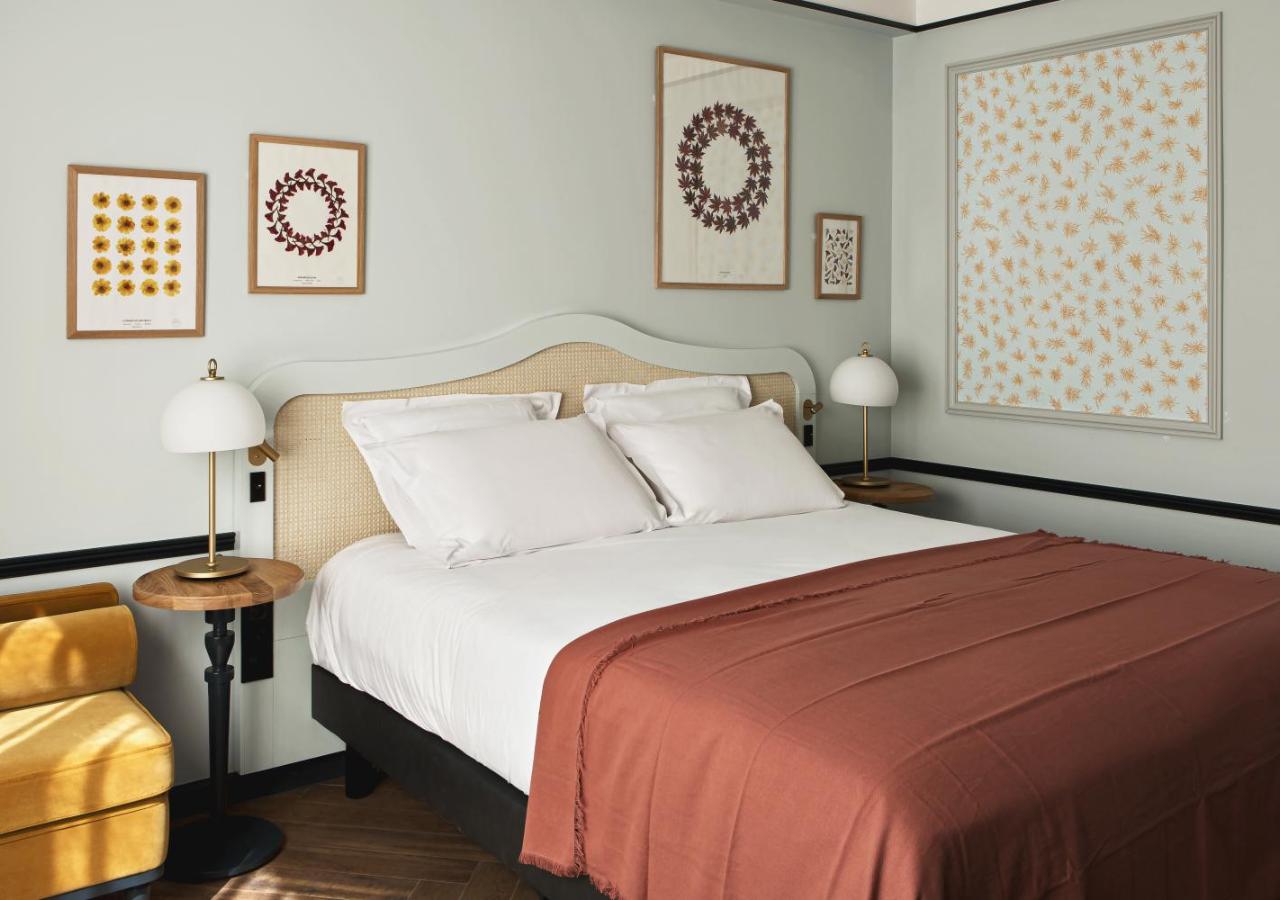 Featuring free toiletries, this twin/double room includes a private bathroom with a shower, a hairdryer and slippers. The air-conditioned twin/double room features a flat-screen TV with streaming services, a wardrobe, a safe deposit box, heating as well as garden views.