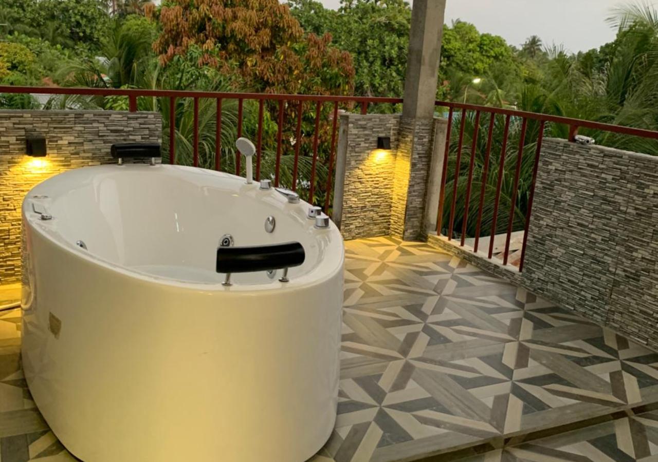 Jacuzzi Room, photo 1