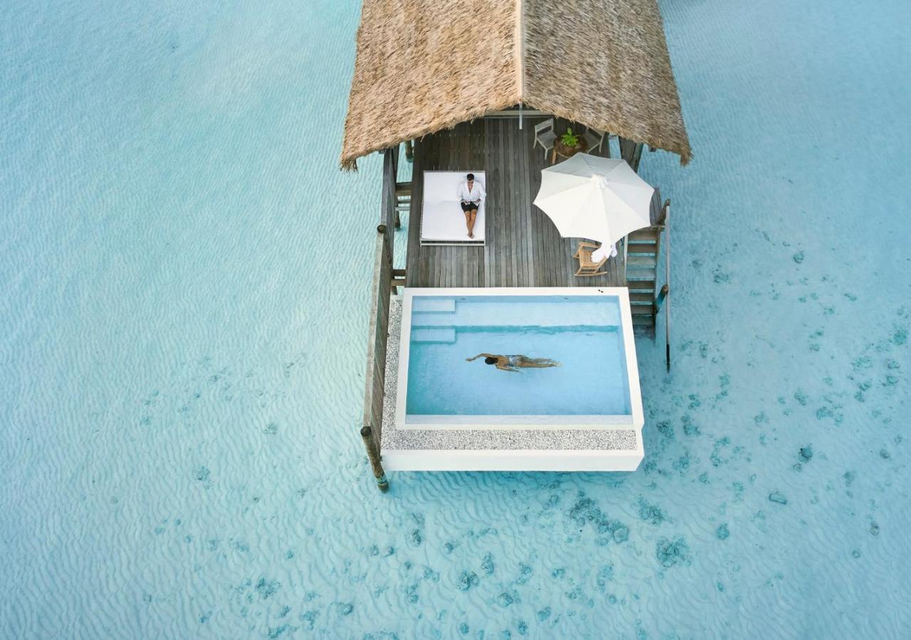One-Bedroom Overwater Villa, photo 1