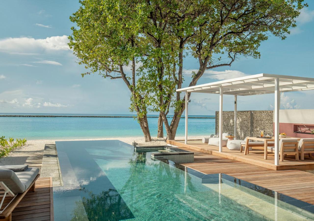 Family Oceanfront Bungalow With Pool King - Room Rate inclusive of breakfast for 4 adults, photo 1