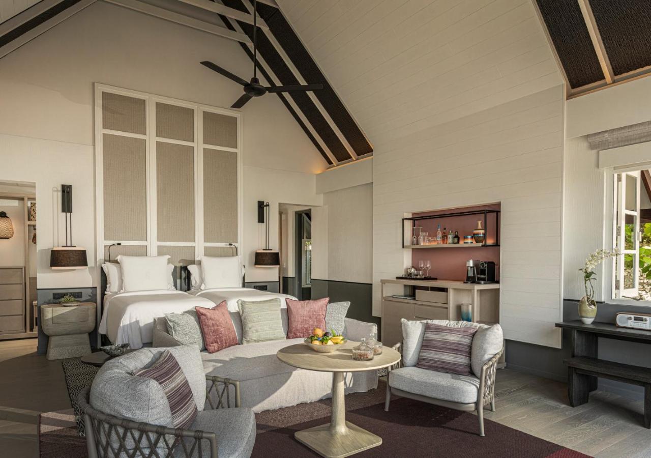 Premier Oceanfront Twin Bungalow with Pool - Room Rate inclusive of breakfast for 2 adults, photo 1