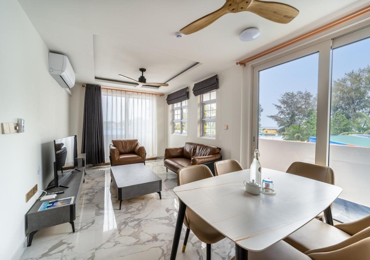 Family Room, photo 1