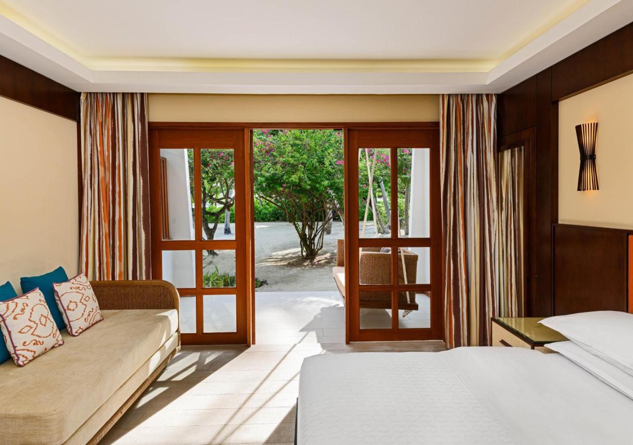 Deluxe King Room with Island View, photo 1