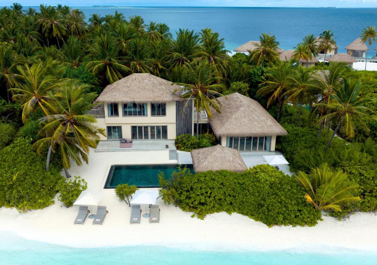 Two-Bedroom Residence with Beachfront Pool - Club Benefits, photo 1