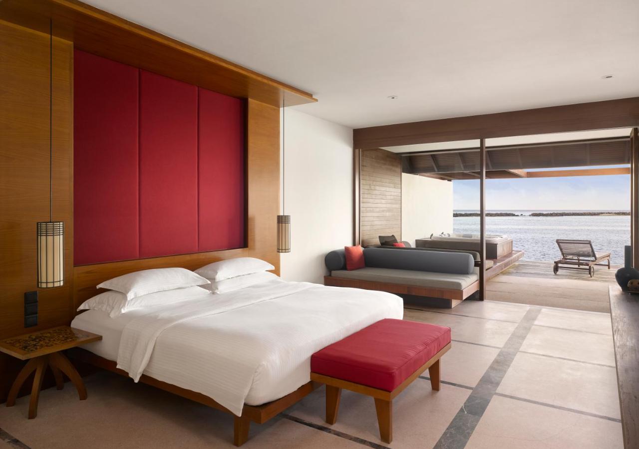 Water Villa with Whirlpool, photo 1