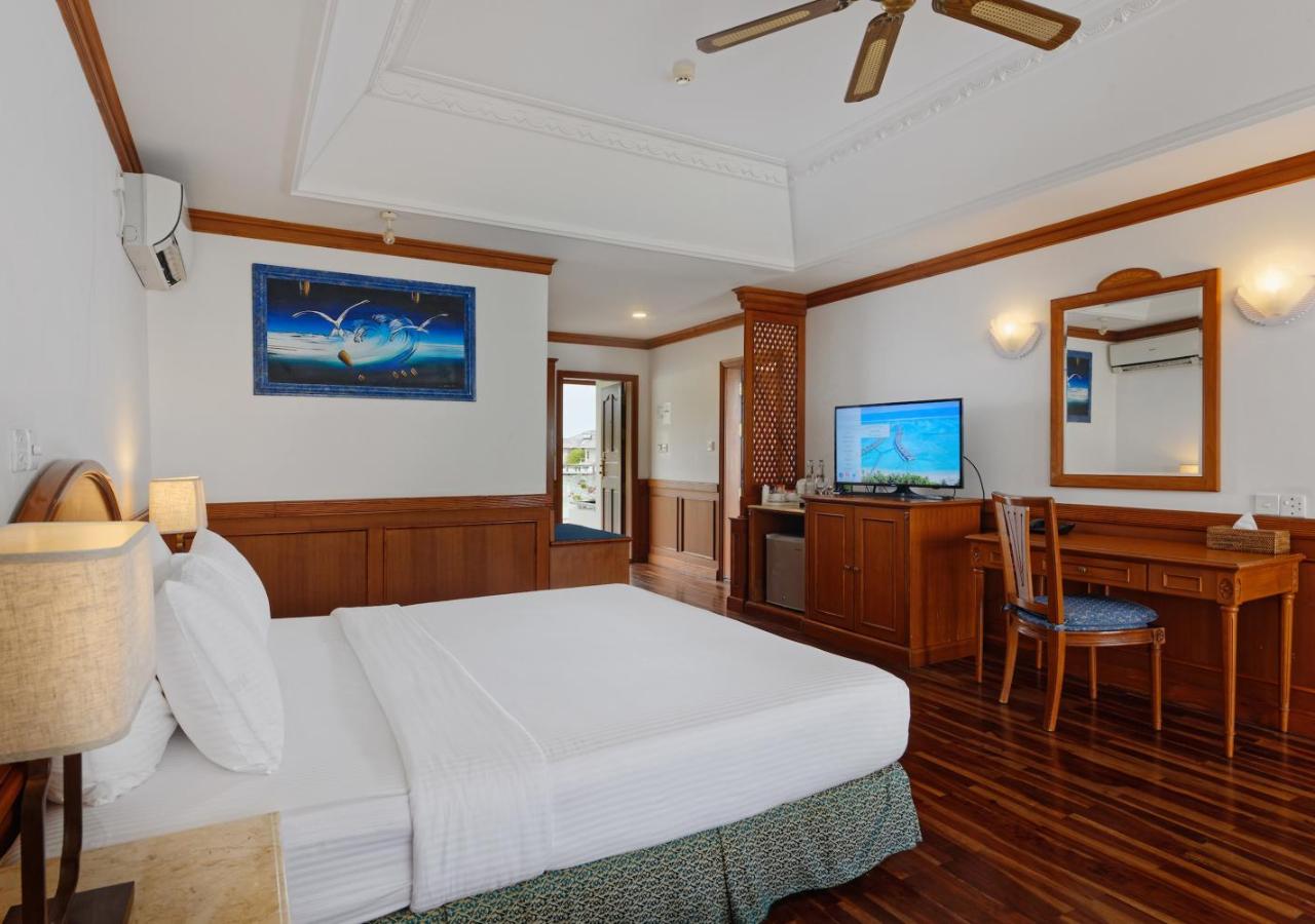 Sunset Water Villa - 50% off domestic transfers for stays of 7+ nights (book from 23 Mar, stay until 30 Sep), photo 1