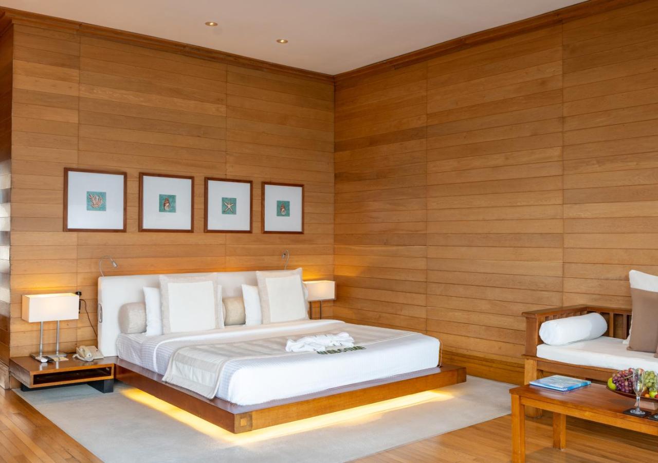 Water Villa with Jacuzzi – Personal Butler Service | Exclusive Sea Plane Lounge Access | Complimentary Candle Lit Dinner per Stay | Premium Beverages, photo 1