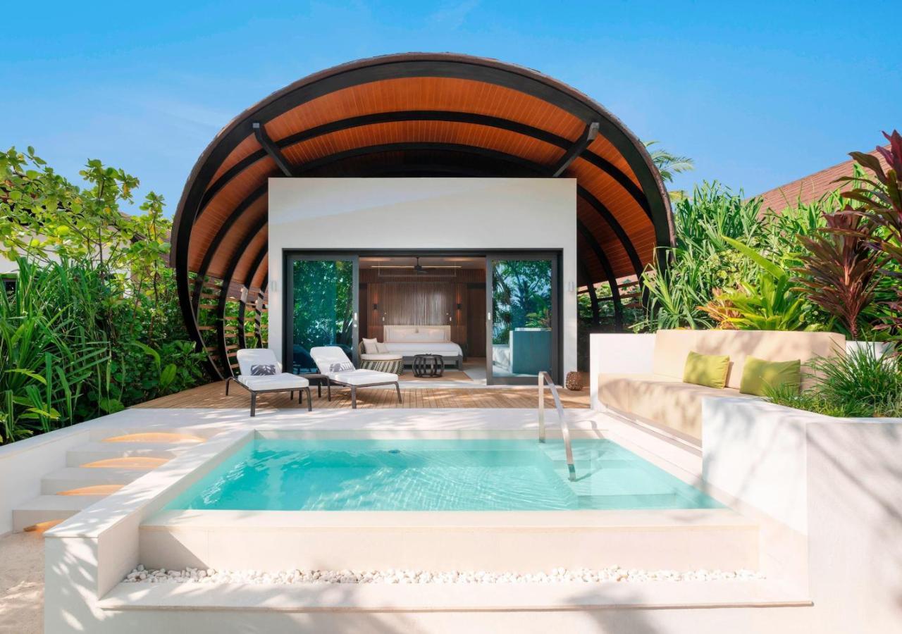 Deluxe Beach Villa with Pool Access, 1 King Bed, photo 1