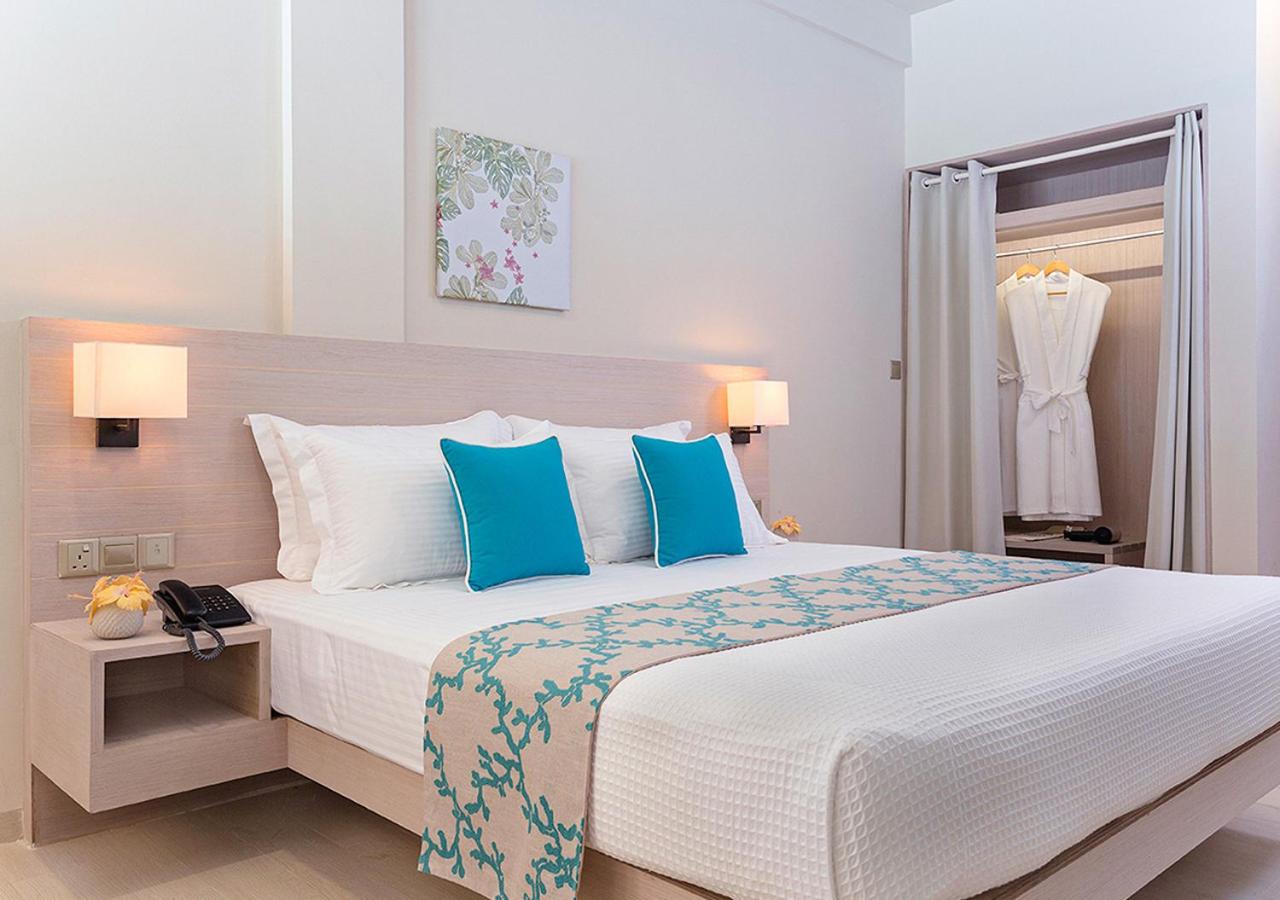 Deluxe Room with partial Ocean View, photo 1